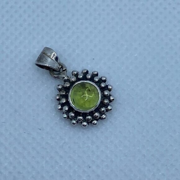  Vintage 925 Peridot Pendant - Picture 2 of 4